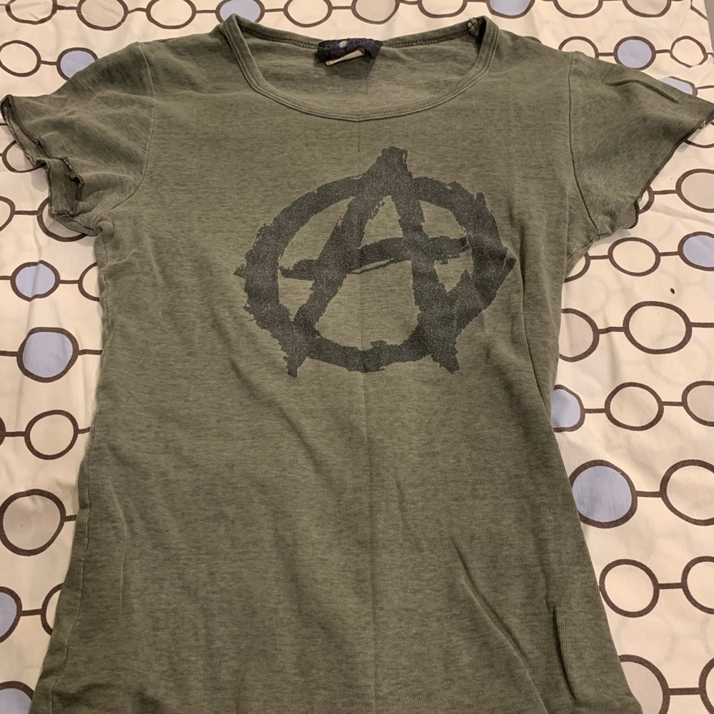 Graphic Tee 💚